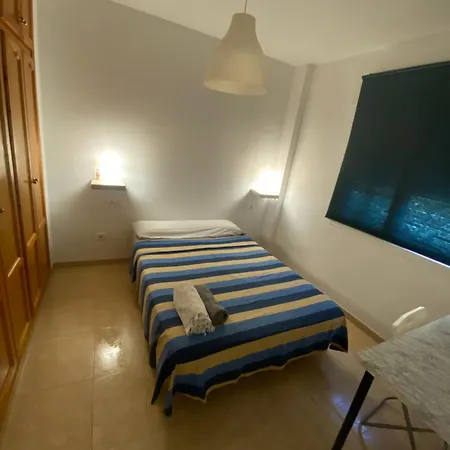 Con Bano Privado, En Piso Compartido 홈스테이 코인