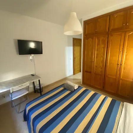 홈스테이 Con Bano Privado, En Piso Compartido *